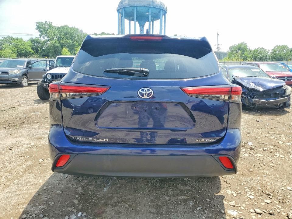 2021 TOYOTA HIGHLANDER XLE 6