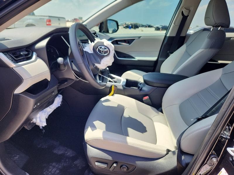 2025 TOYOTA RAV4 XLE PREMIUM 7