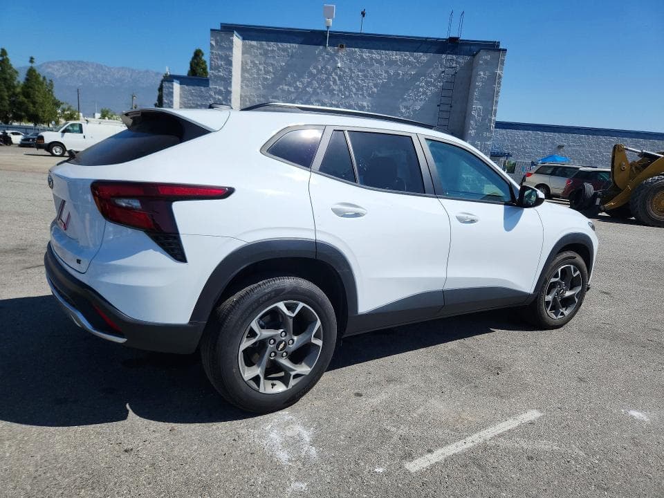 2025 CHEVROLET TRAX 1LT 3