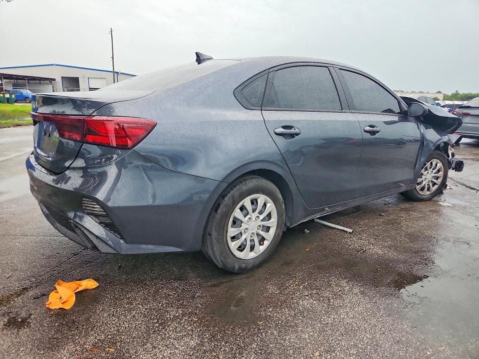 2023 KIA FORTE LX 3