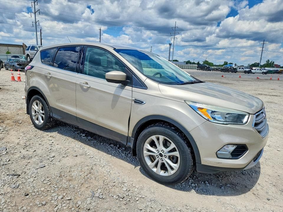 2017 FORD ESCAPE SE 4