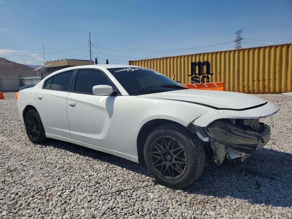 2017 DODGE CHARGER SE 4