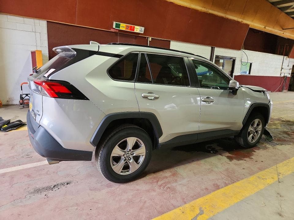 2022 TOYOTA RAV4 LE 3