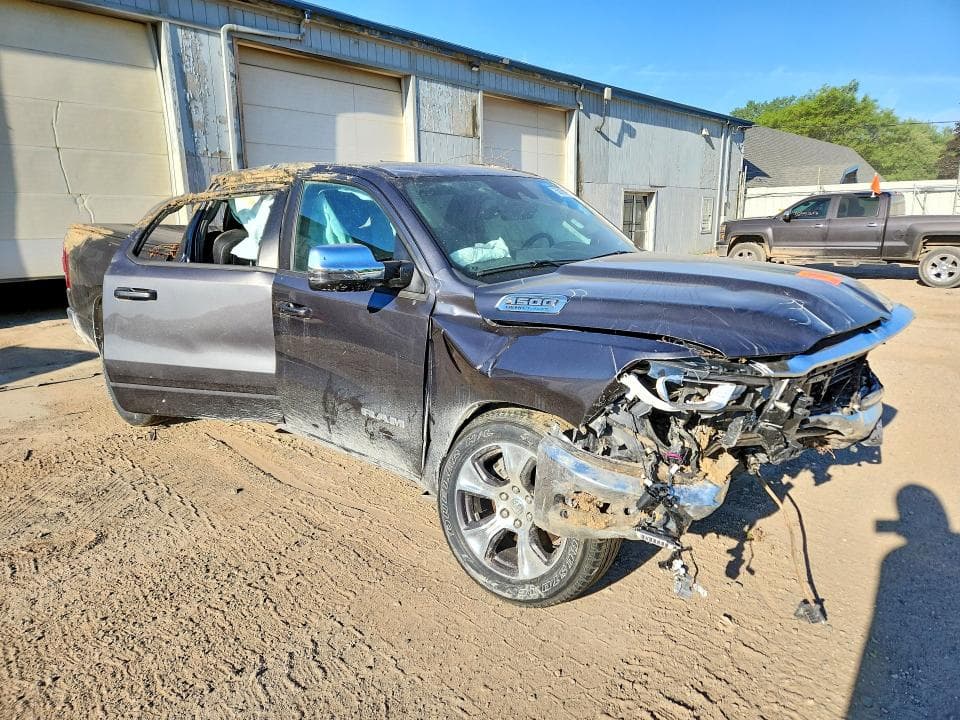 2023 RAM 1500 LARAMIE 4