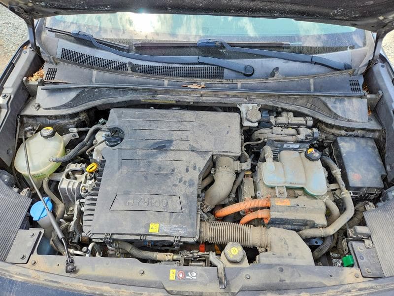 2017 KIA NIRO LX 12