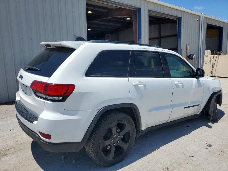 2020 JEEP GRAND CHEROKEE LAREDO 3