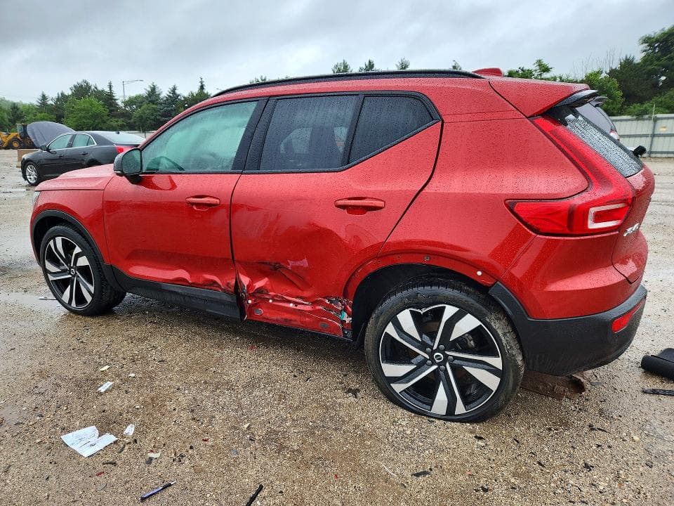 2023 VOLVO XC40 ULTIMATE 2