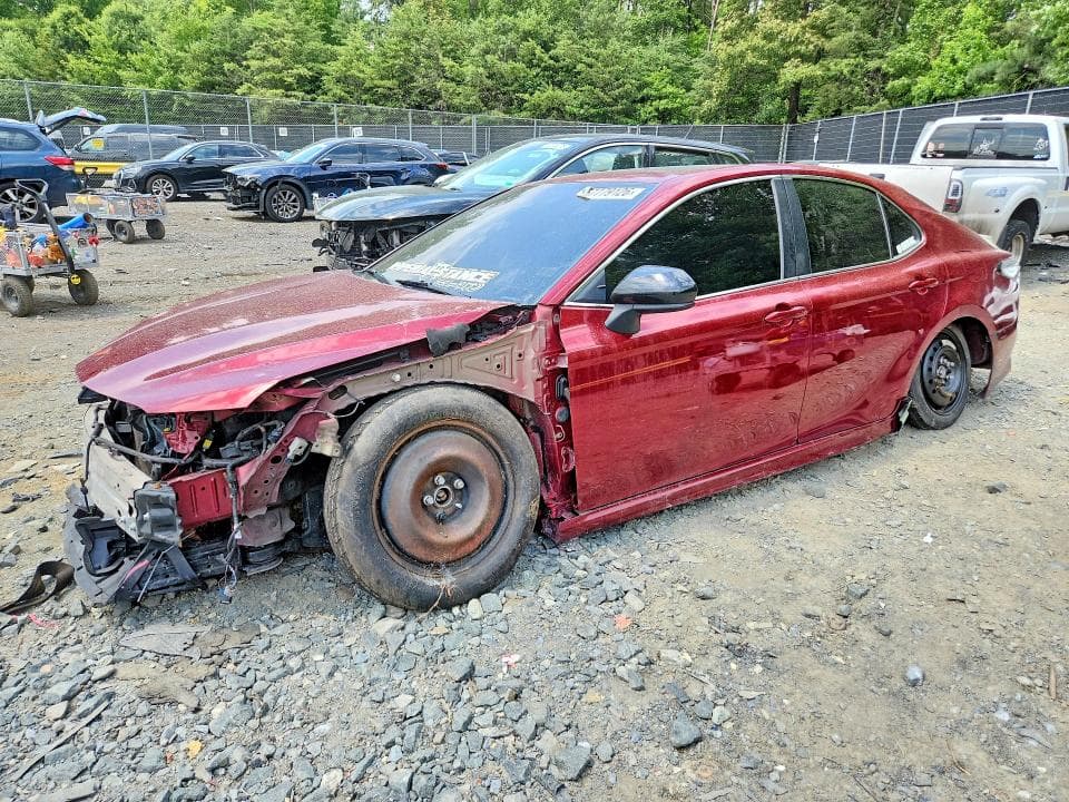 2018 TOYOTA CAMRY SE - 1