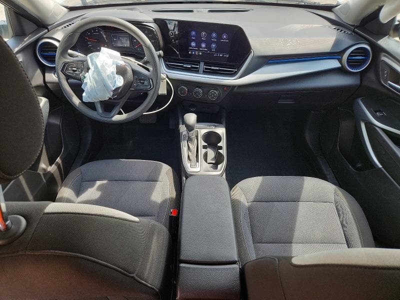 2025 CHEVROLET TRAX LS 8