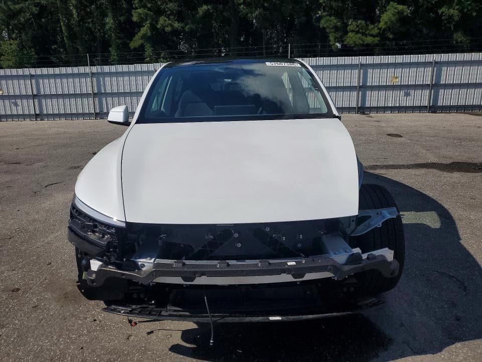 2026 TESLA MODEL Y 5