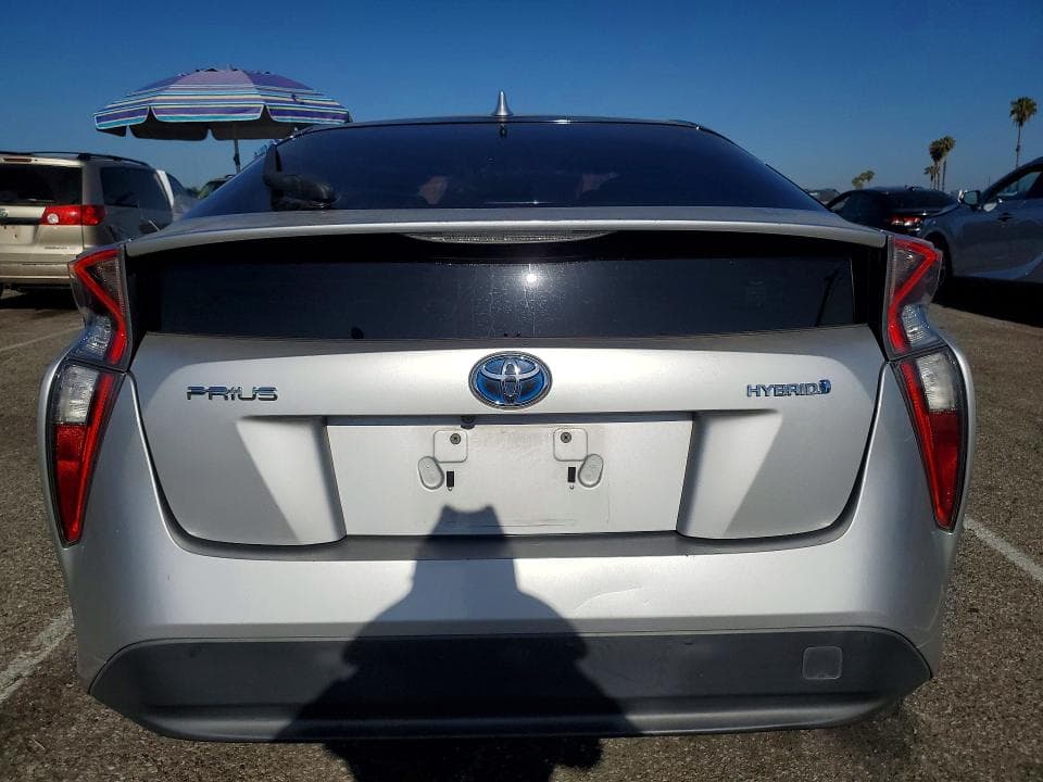 2017 TOYOTA PRIUS TWO 6