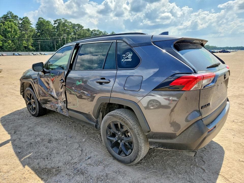 2021 TOYOTA RAV4 LE 2