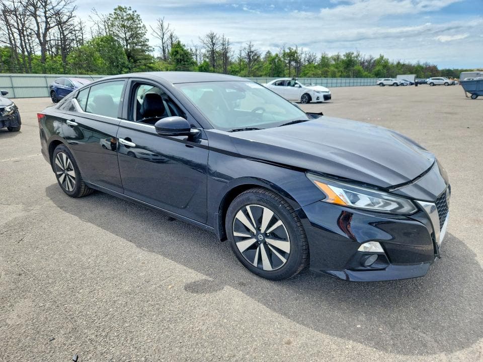 2019 NISSAN ALTIMA SV 4