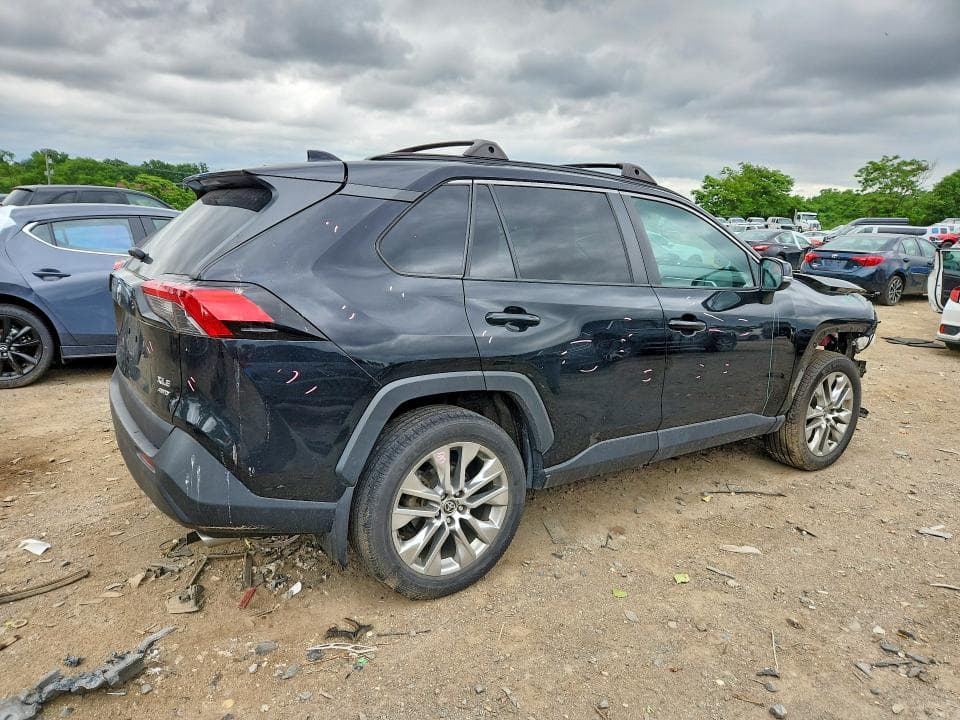 2021 TOYOTA RAV4 XLE PREMIUM 3