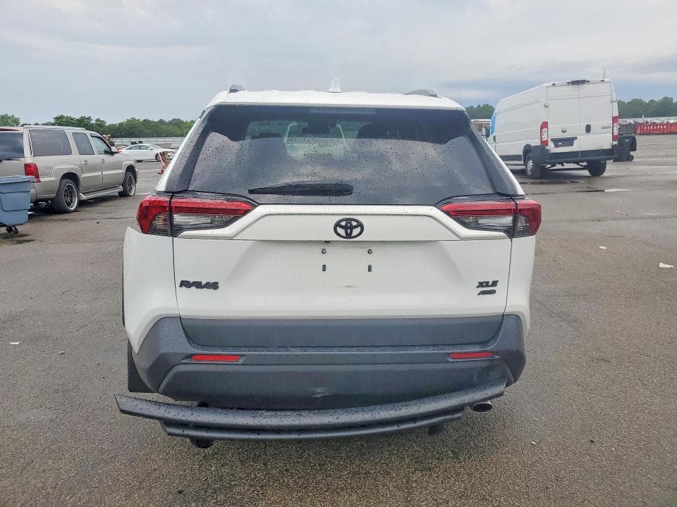 2019 TOYOTA RAV4 XLE PREMIUM 6