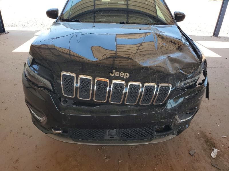 2019 JEEP CHEROKEE OVERLAND 11