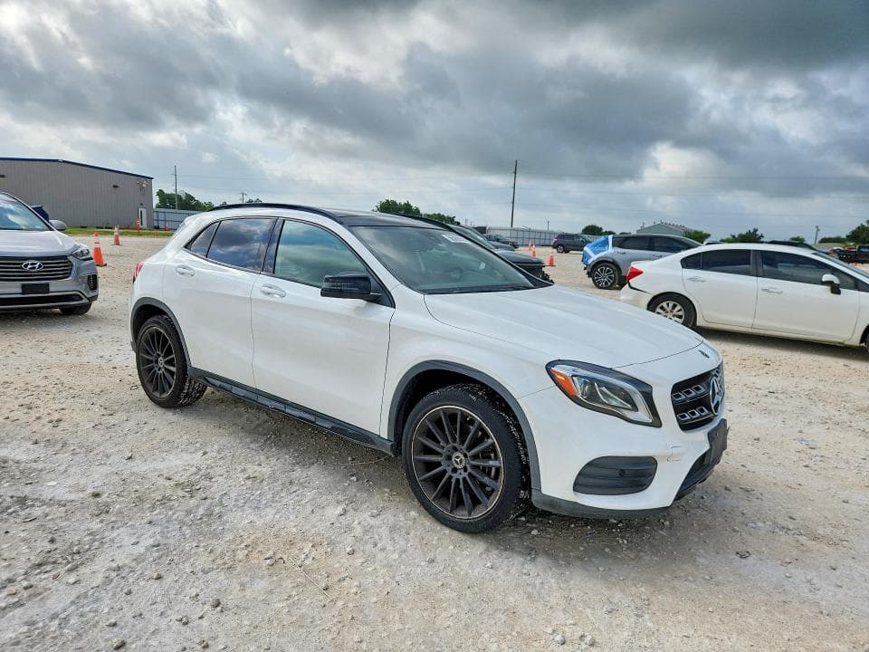 2020 MERCEDES-BENZ GLA 250 4