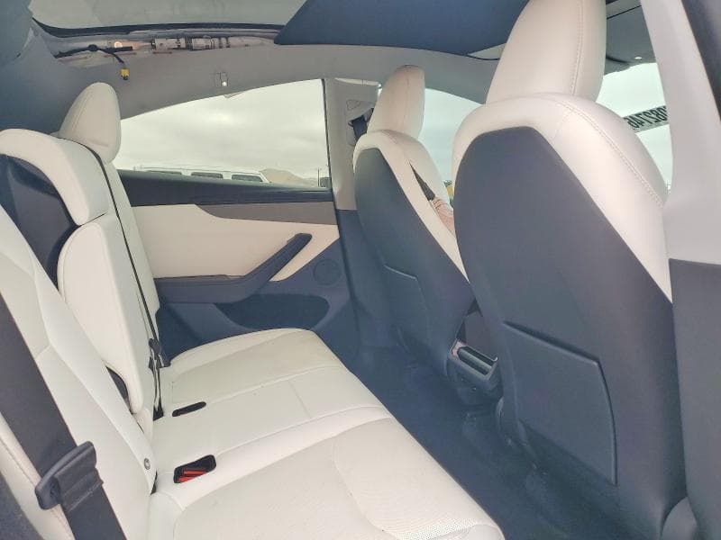 2026 TESLA MODEL Y 11