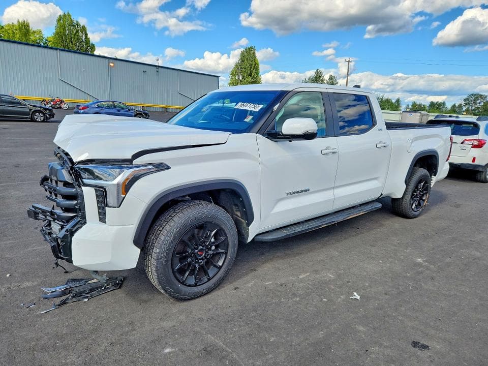 2025 TOYOTA TUNDRA CREWMAX SR5