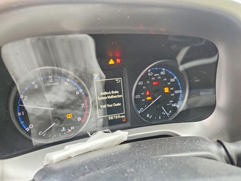 2018 TOYOTA RAV4 LE 9