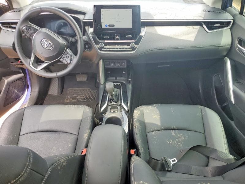 2024 TOYOTA COROLLA CROSS XLE 8