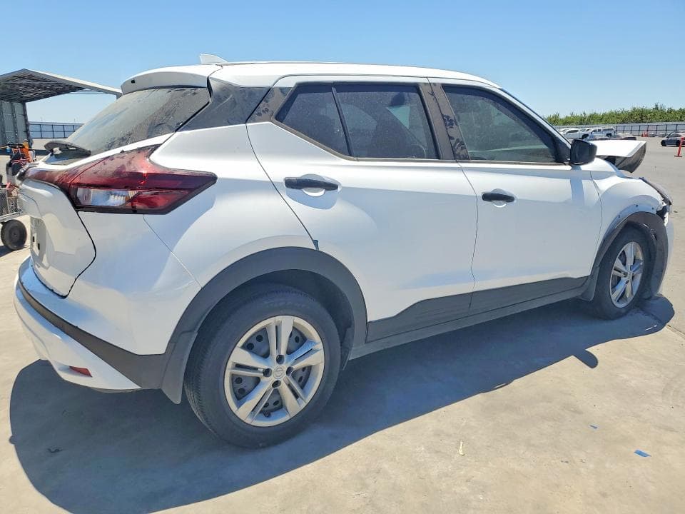 2024 NISSAN KICKS S 3