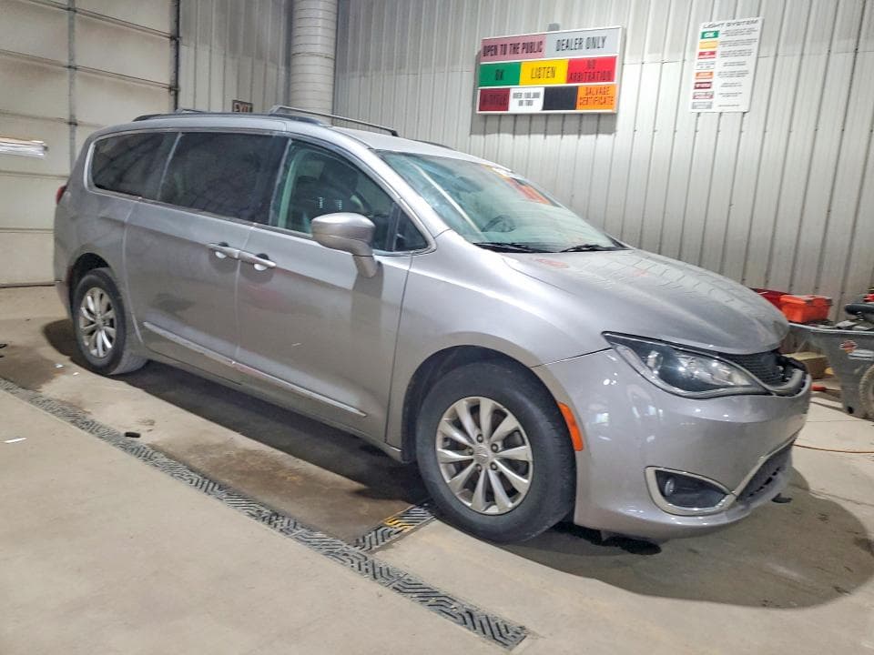 2017 CHRYSLER PACIFICA TOURING L 4