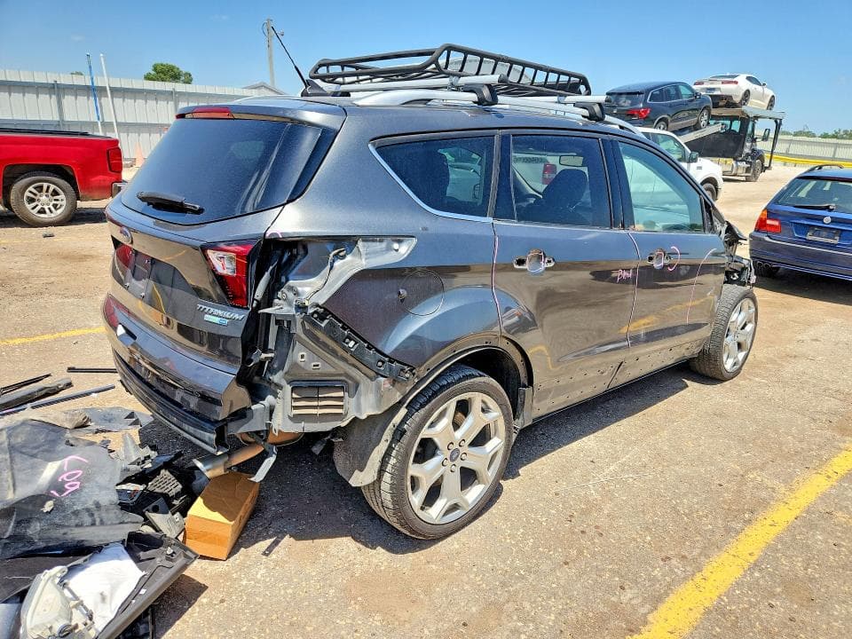 2019 FORD ESCAPE TITANIUM 3