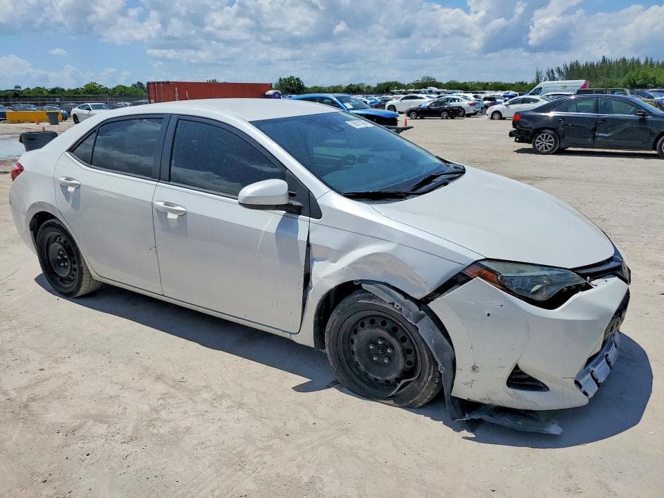 2018 TOYOTA COROLLA LE 4