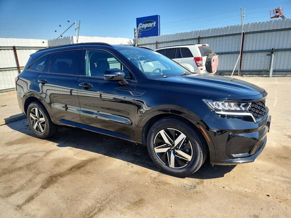 2022 KIA SORENTO S 4