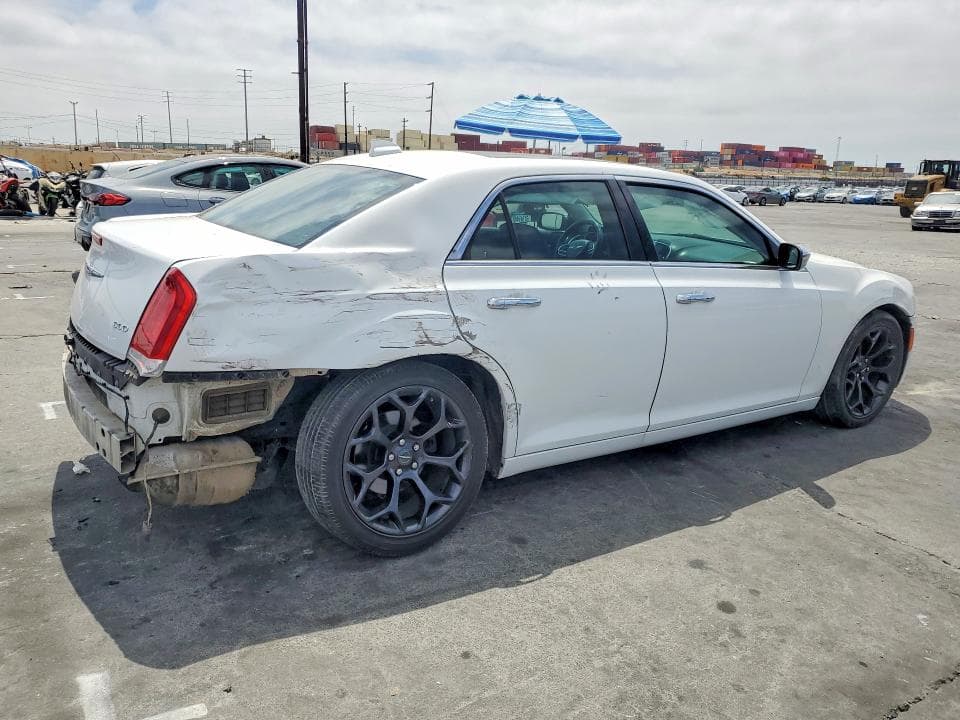 2020 CHRYSLER 300 LIMITED 3