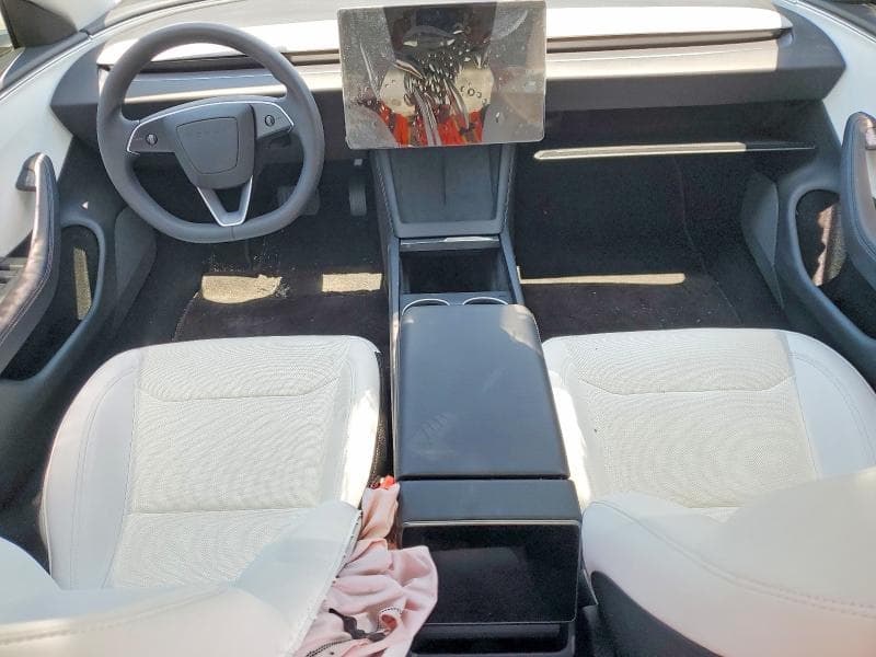 2025 TESLA MODEL 3 8