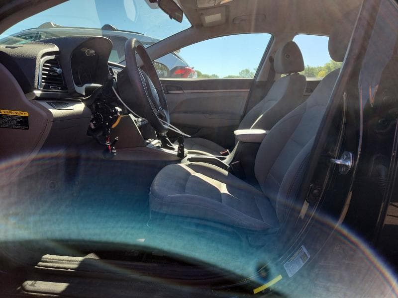2017 HYUNDAI ELANTRA SE 7