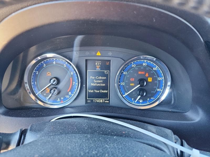 2017 TOYOTA COROLLA SE 9