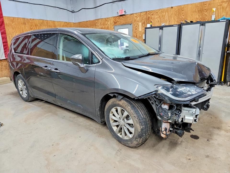 2019 CHRYSLER PACIFICA TOURING PLUS 4