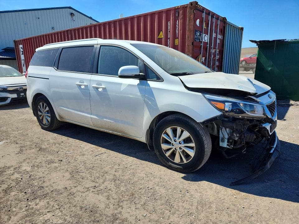 2017 KIA SEDONA LX 4