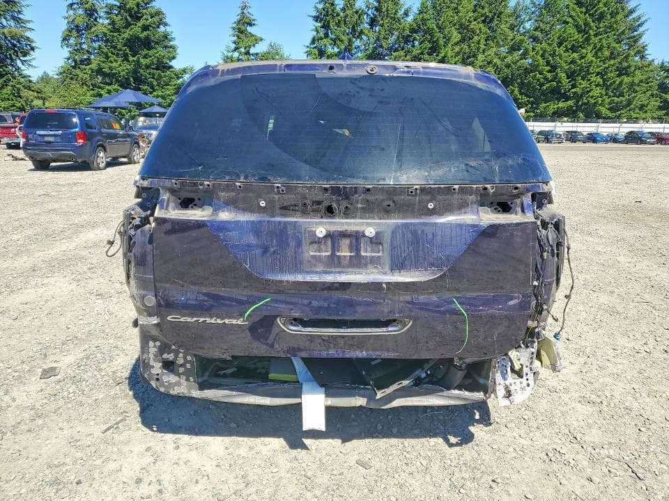 2022 KIA CARNIVAL LX 6