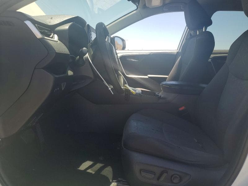 2021 TOYOTA RAV4 XLE 7