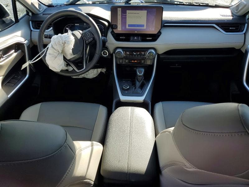 2024 TOYOTA RAV4 XLE PREMIUM 8