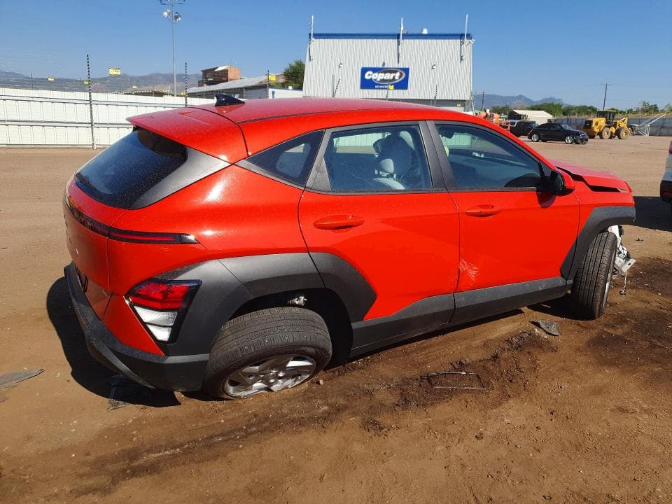 2024 HYUNDAI KONA SE 3