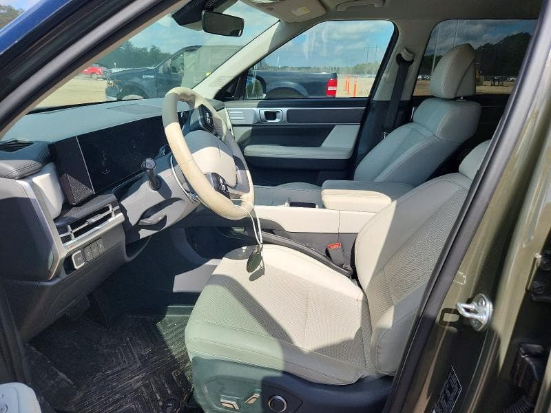2024 HYUNDAI 4DR 7