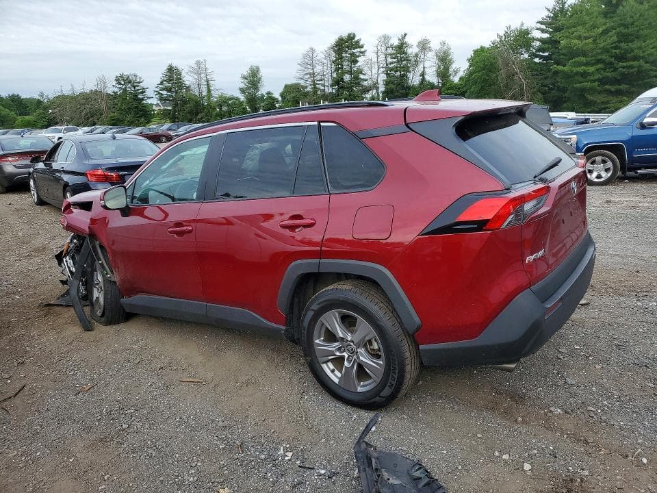 2023 TOYOTA RAV4 XLE 2