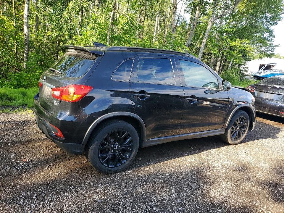 2019 MITSUBISHI RVR SE LIMITED 3