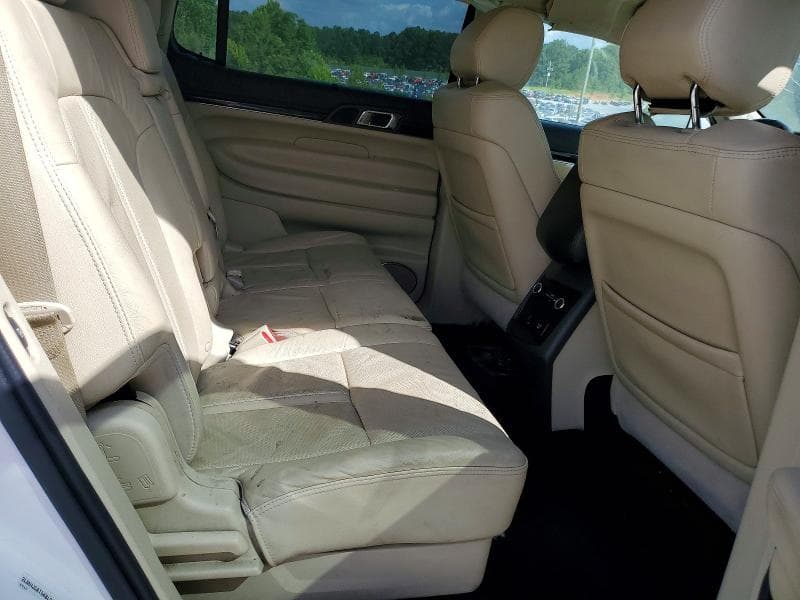 2019 LINCOLN MKT 11