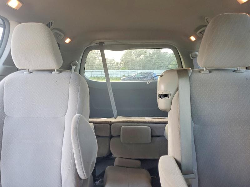 2017 TOYOTA SIENNA LE 10