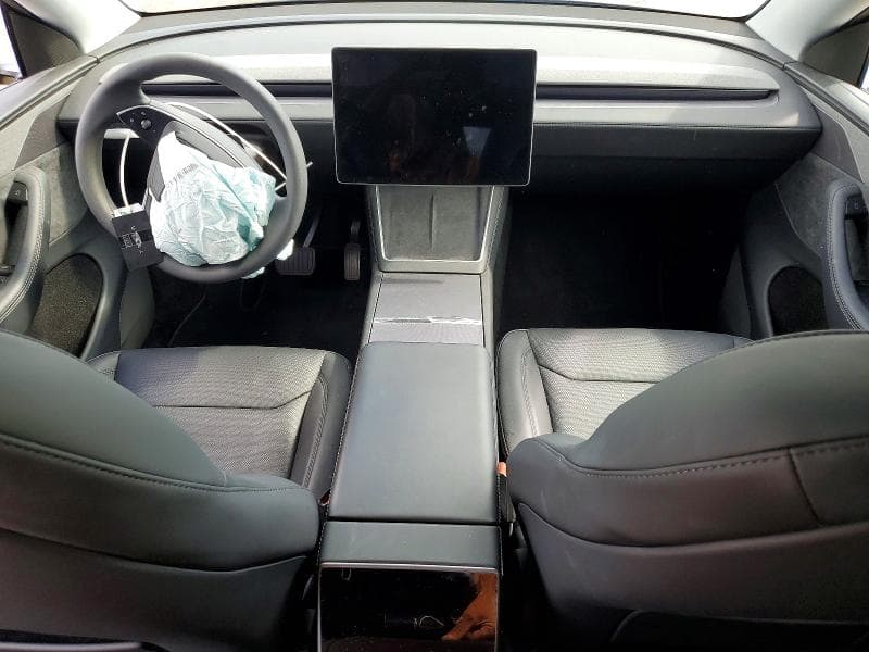 2026 TESLA MODEL Y 8