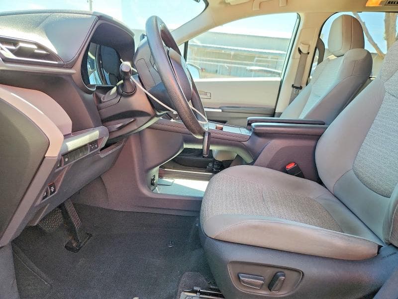 2023 TOYOTA SIENNA LE 7