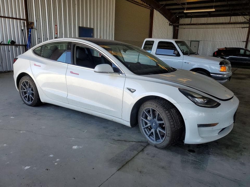 2018 TESLA MODEL 3 4