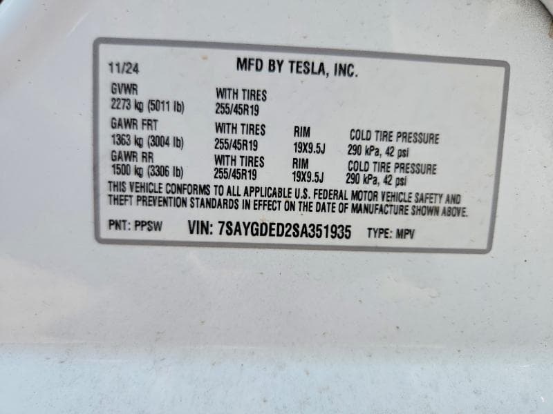 2025 TESLA MODEL Y 14