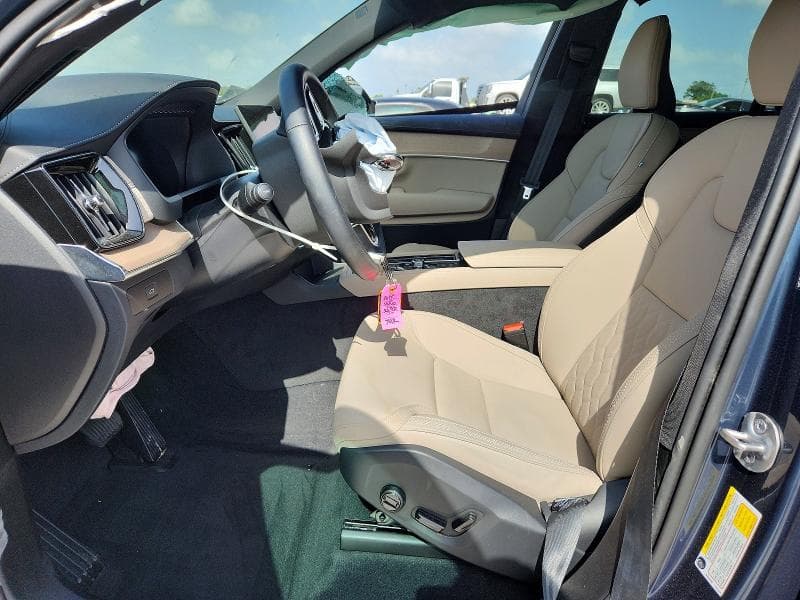 2025 VOLVO XC90 CORE 7